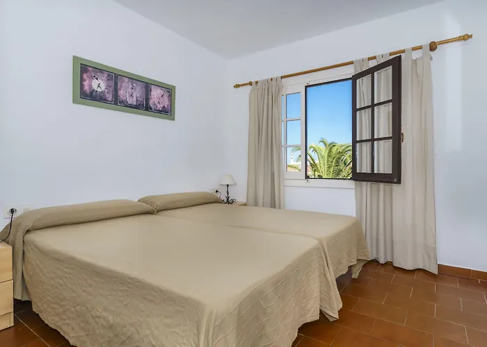 Posidonia מלון דירות 3*