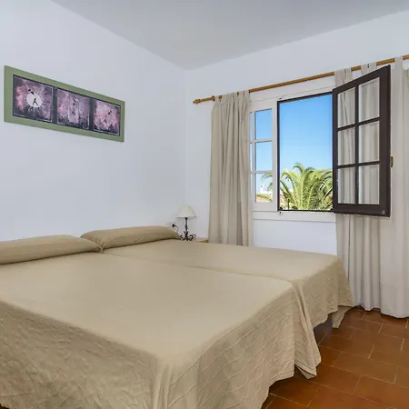 Posidonia Aparthotel 3*