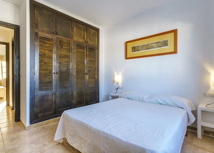 Posidonia Aparthotel 3*