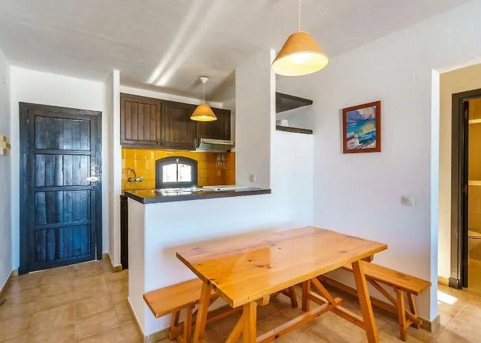 Aparthotel Posidonia 3*